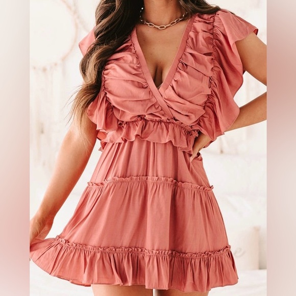 glam Dresses & Skirts - Mauve Ruffle Minidress Size S